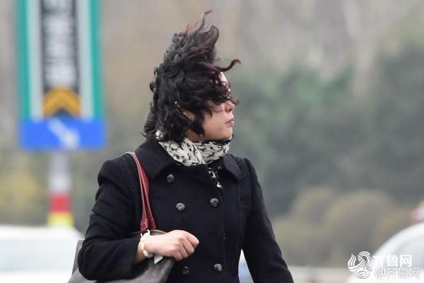 杰倫-格林關(guān)鍵時(shí)刻摸不到球！狄龍&范弗里特配合了個(gè)24秒違例